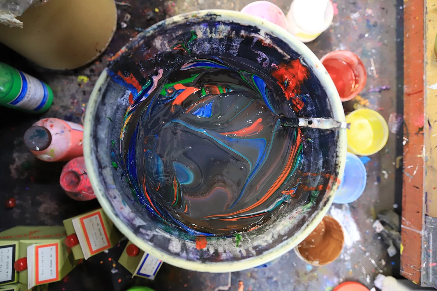 ハイキーブラック